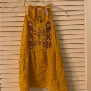 Yellow top with embroidery